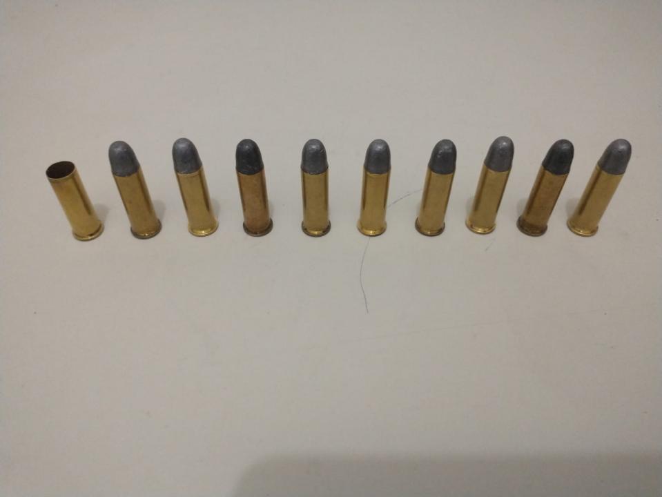 Foto 3 de 3 — TOR prende dois homens por porte ilegal de arma na região